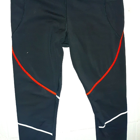 Like New~AVIA Plus Size 16-18 Ladies Athletic Compression Capri~Moisture Wicking - Picture 2 of 16